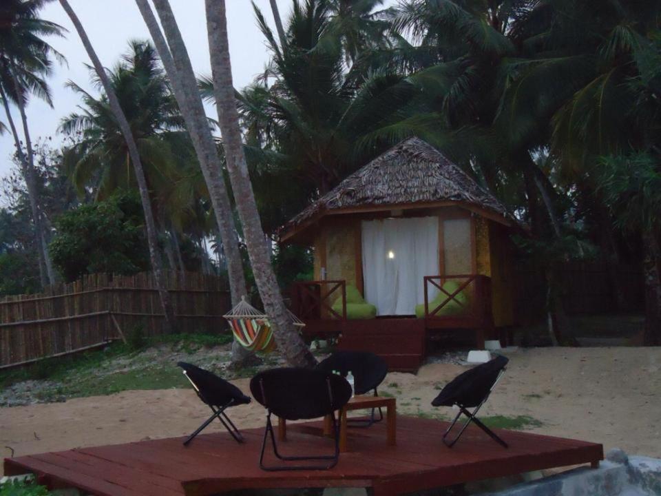 Simeulue Surflodges Lasikin Dış mekan fotoğraf