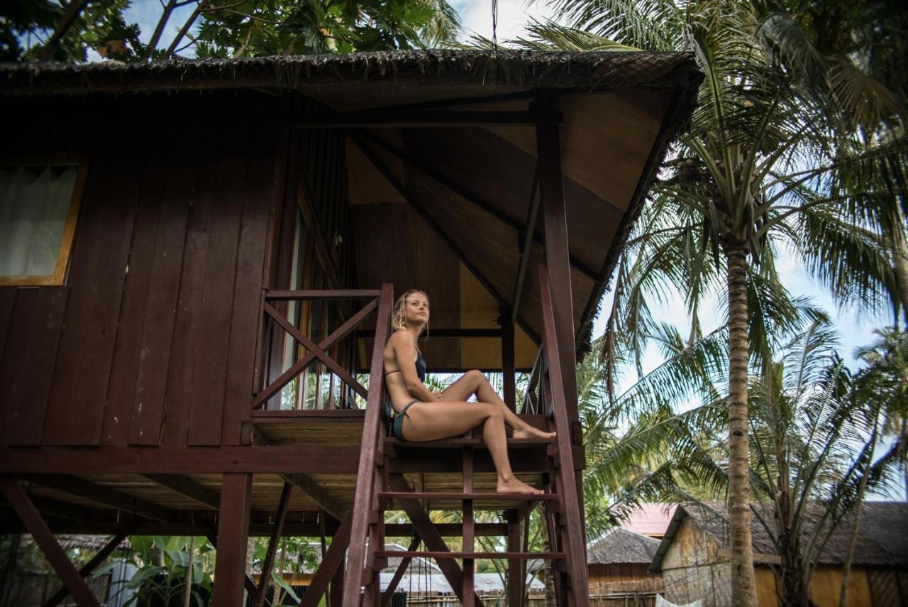 Simeulue Surflodges Lasikin Dış mekan fotoğraf